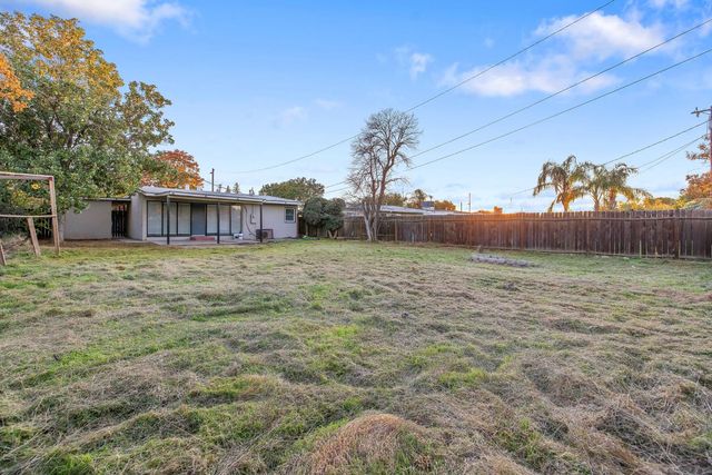 1138 W Lansing Way, Fresno, CA 93705