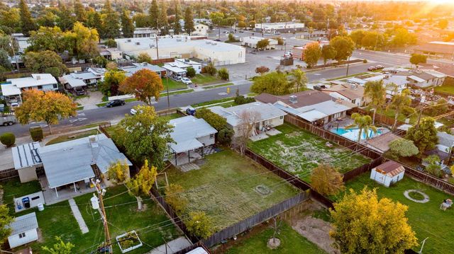 1138 W Lansing Way, Fresno, CA 93705