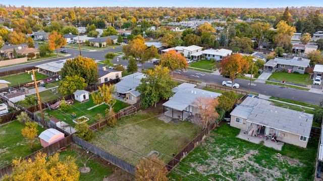 1138 W Lansing Way, Fresno, CA 93705