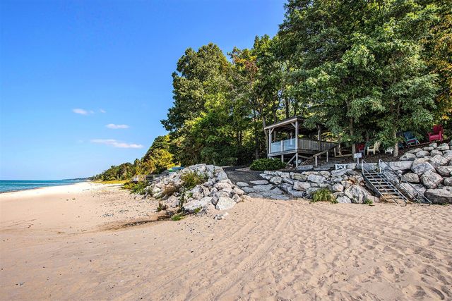 7259 Beverly Drive, South Haven, MI 49090