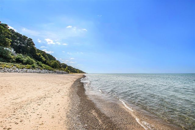 7259 Beverly Drive, South Haven, MI 49090