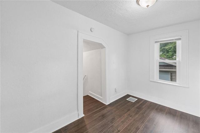 1831 E 68th Street, Kansas City, MO 64132