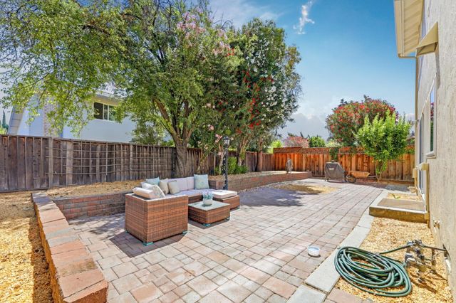 569 Gaundabert Lane, San Jose, CA 95136
