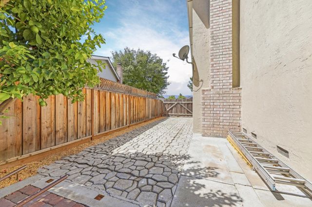569 Gaundabert Lane, San Jose, CA 95136