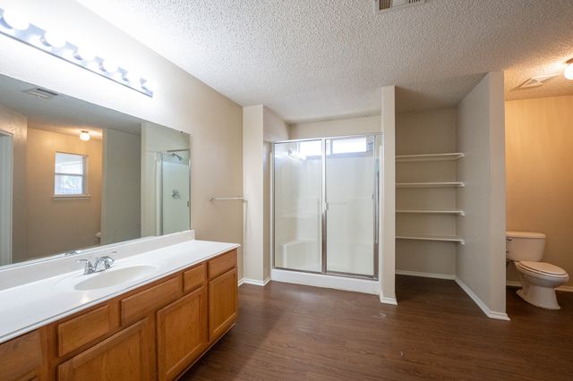183 Rolling Court, Lancaster, TX 75146