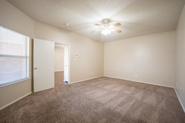 183 Rolling Court, Lancaster, TX 75146