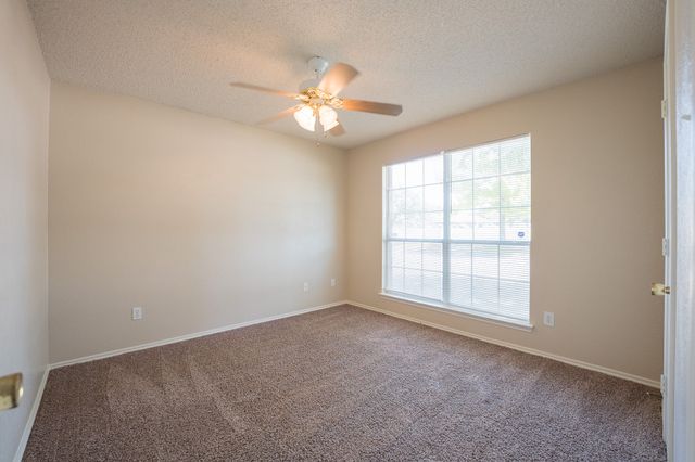 183 Rolling Court, Lancaster, TX 75146