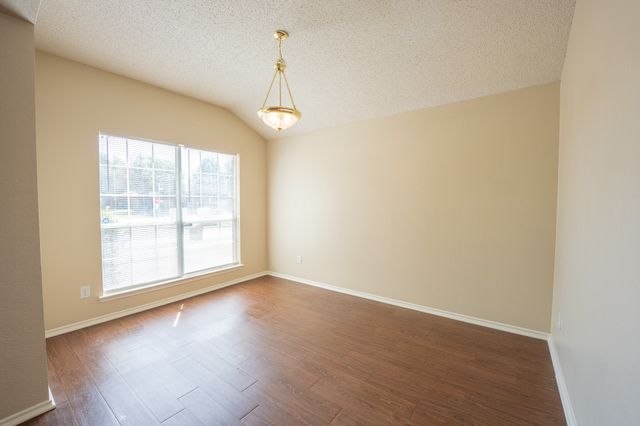 183 Rolling Court, Lancaster, TX 75146