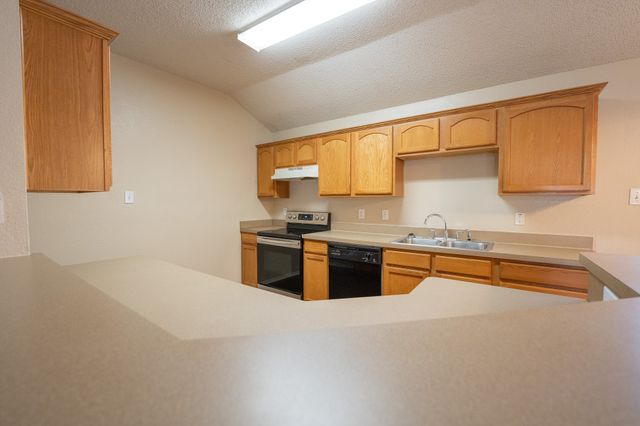 183 Rolling Court, Lancaster, TX 75146
