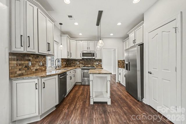 5805 Swanston Drive, Charlotte, NC 28269