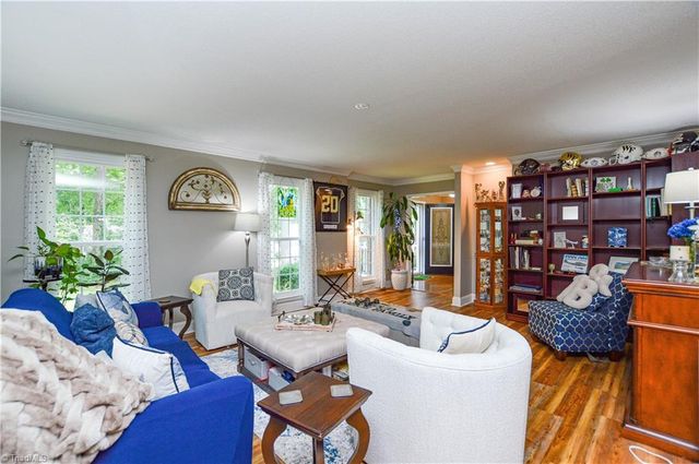 2186 Benwicke Drive, Pfafftown, NC 27040