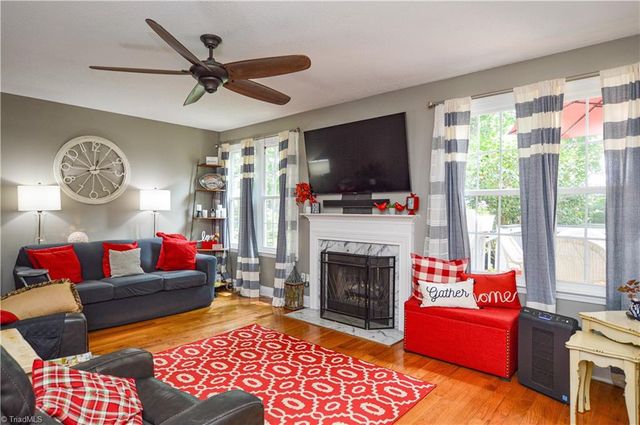 2186 Benwicke Drive, Pfafftown, NC 27040
