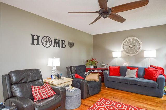 2186 Benwicke Drive, Pfafftown, NC 27040