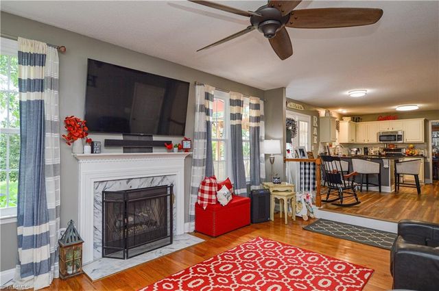 2186 Benwicke Drive, Pfafftown, NC 27040