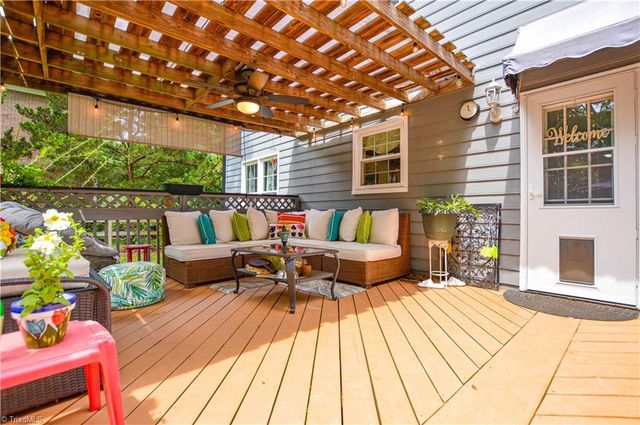 2186 Benwicke Drive, Pfafftown, NC 27040