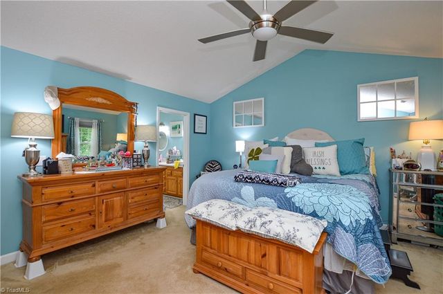 2186 Benwicke Drive, Pfafftown, NC 27040