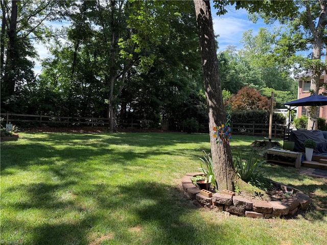 2186 Benwicke Drive, Pfafftown, NC 27040