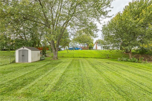 5 Village Trail, Ogden, NY 14559