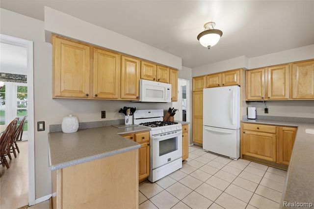 41764 Tetley Drive, Sterling Heights, MI 48313