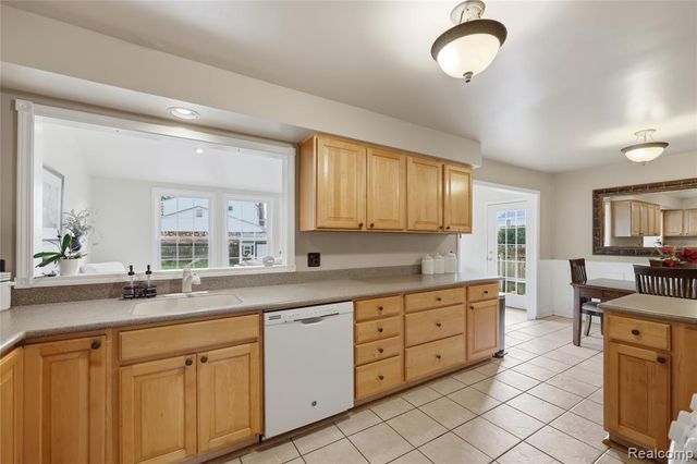 41764 Tetley Drive, Sterling Heights, MI 48313
