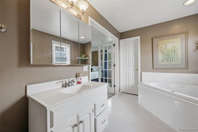 41764 Tetley Drive, Sterling Heights, MI 48313