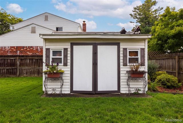 41764 Tetley Drive, Sterling Heights, MI 48313