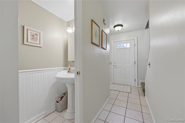 41764 Tetley Drive, Sterling Heights, MI 48313