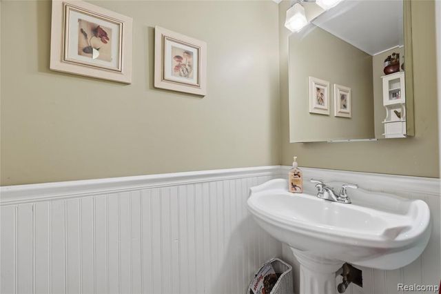 41764 Tetley Drive, Sterling Heights, MI 48313