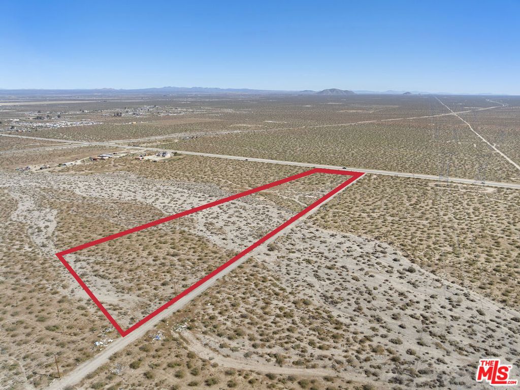 165 VAC 165th Avenue U4, Palmdale, CA 93591