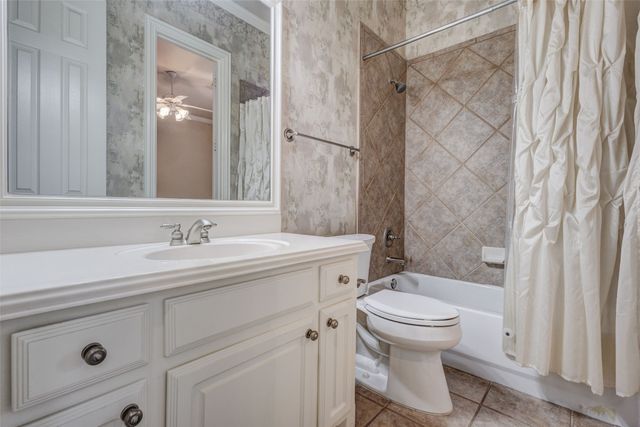 7921 Shady Oaks Drive, North Richland Hills, TX 76182
