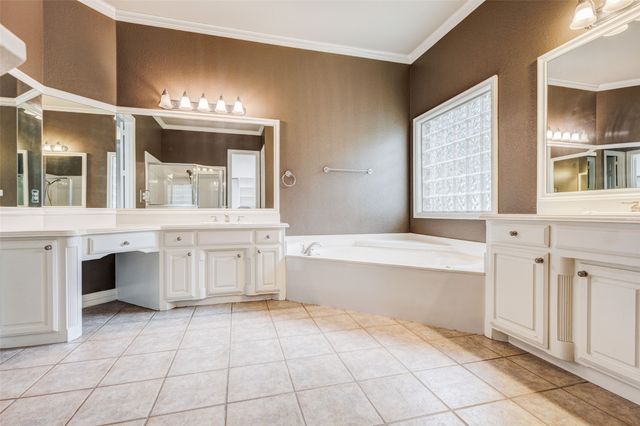 7921 Shady Oaks Drive, North Richland Hills, TX 76182