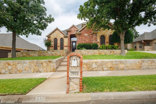 7921 Shady Oaks Drive, North Richland Hills, TX 76182