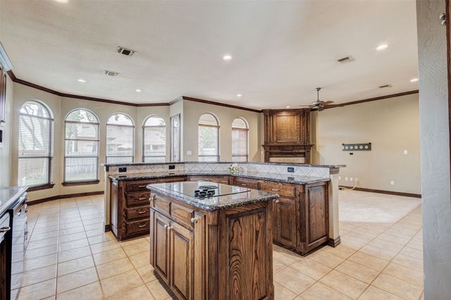7921 Shady Oaks Drive, North Richland Hills, TX 76182