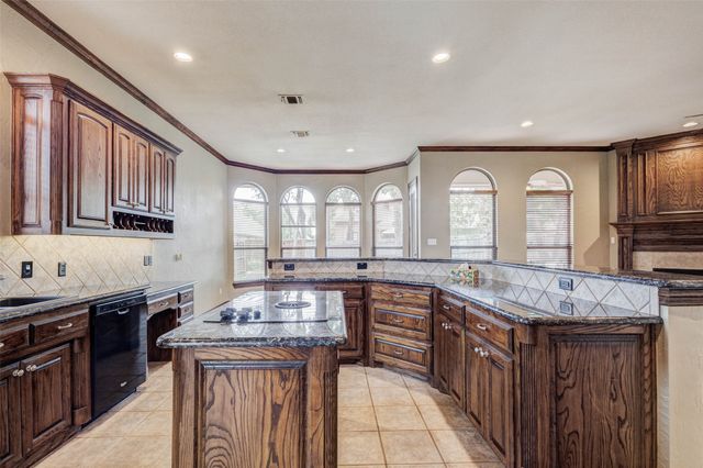 7921 Shady Oaks Drive, North Richland Hills, TX 76182