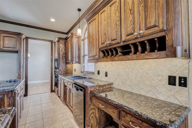 7921 Shady Oaks Drive, North Richland Hills, TX 76182