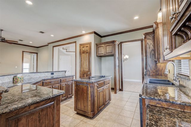 7921 Shady Oaks Drive, North Richland Hills, TX 76182