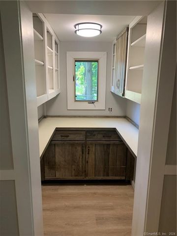 551 North Main Street 1R, Naugatuck, CT 06770