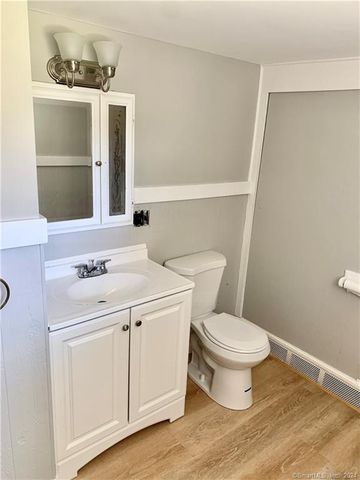 551 North Main Street 1R, Naugatuck, CT 06770