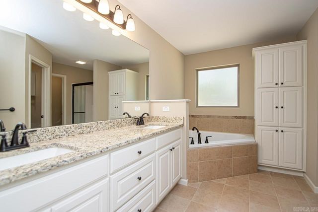 2700 E Maryland Avenue, Sherwood, AR 72120