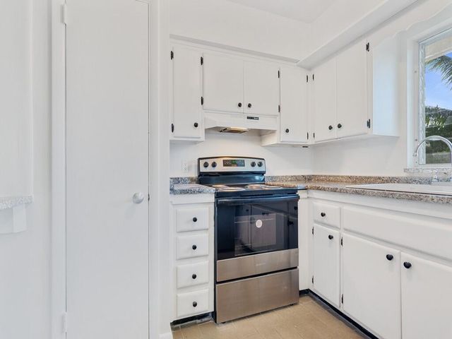 677 Royal Palm Blvd Boulevard 6, Vero Beach, FL 32960