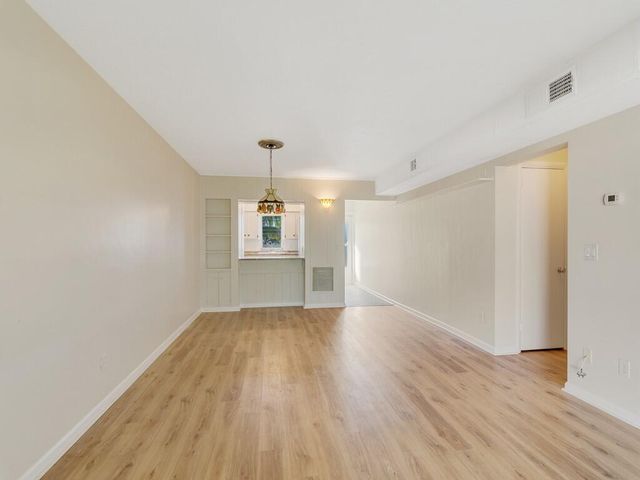 677 Royal Palm Blvd Boulevard 6, Vero Beach, FL 32960