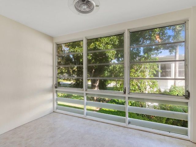 677 Royal Palm Blvd Boulevard 6, Vero Beach, FL 32960