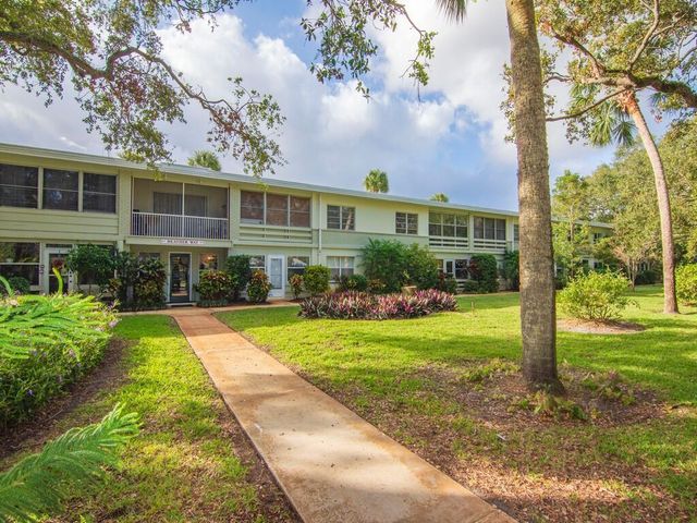 677 Royal Palm Blvd Boulevard 6, Vero Beach, FL 32960