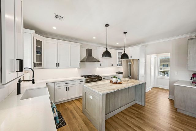 65 SYLVIA PL, Manahawkin, NJ 08050