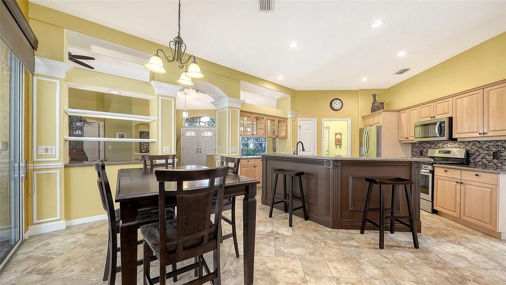 Image 14 of property listing at 5566 MAGNOLIA TREE TERRACE, Sarasota, FL 34233