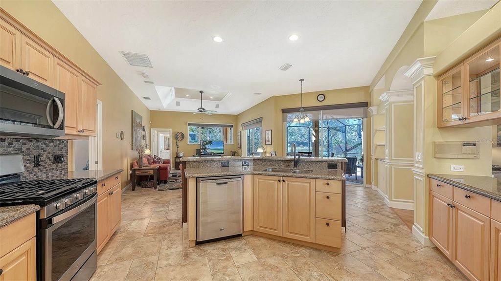 Image 17 of property listing at 5566 MAGNOLIA TREE TERRACE, Sarasota, FL 34233