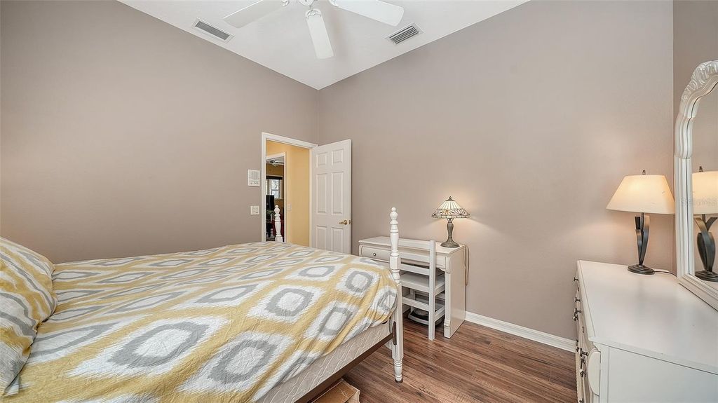 Image 35 of property listing at 5566 MAGNOLIA TREE TERRACE, Sarasota, FL 34233