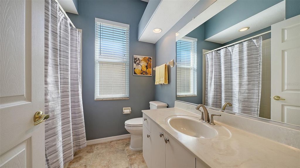 Image 36 of property listing at 5566 MAGNOLIA TREE TERRACE, Sarasota, FL 34233