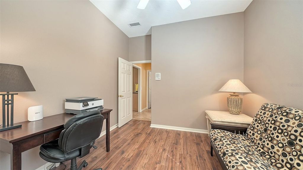 Image 38 of property listing at 5566 MAGNOLIA TREE TERRACE, Sarasota, FL 34233