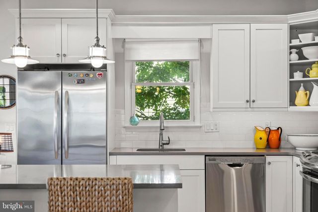 210 OCEAN STREET, Beach Haven, NJ 08008